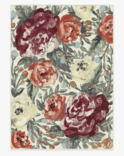 Camellia — Halı, Floral Currant Kırmızı, AREA, beyaz zemin, 10x14