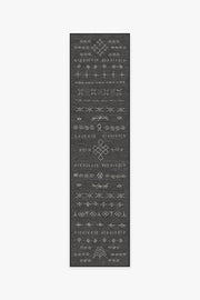 Astrid — Halı, Yumuşak Siyah, RUNNER, beyaz zemin, 2x10