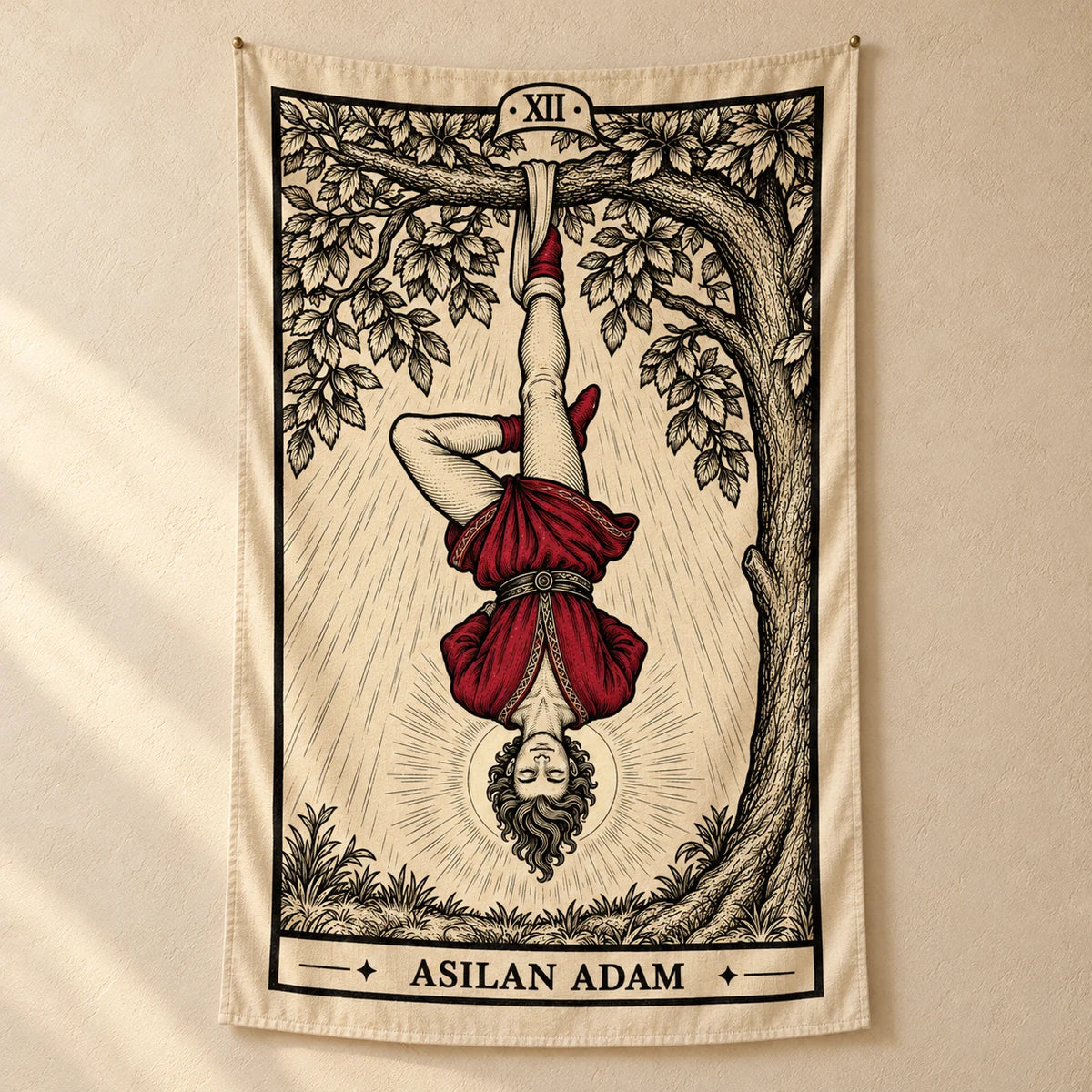 Asılan Adam — dikey duvar örtüsü lifestyle görseli; kullanım örneği
